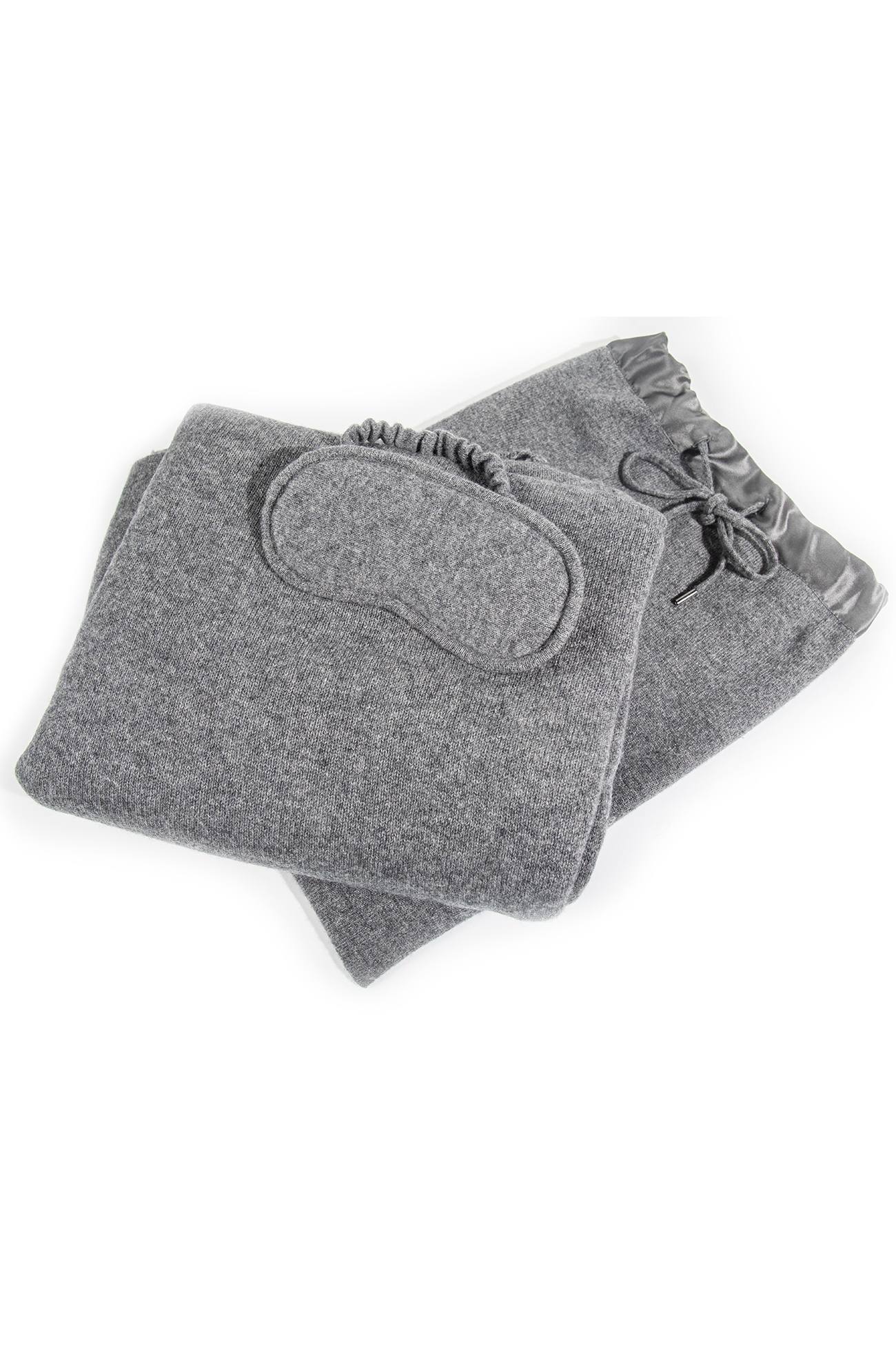 THE CASHMERE TRAVEL SET