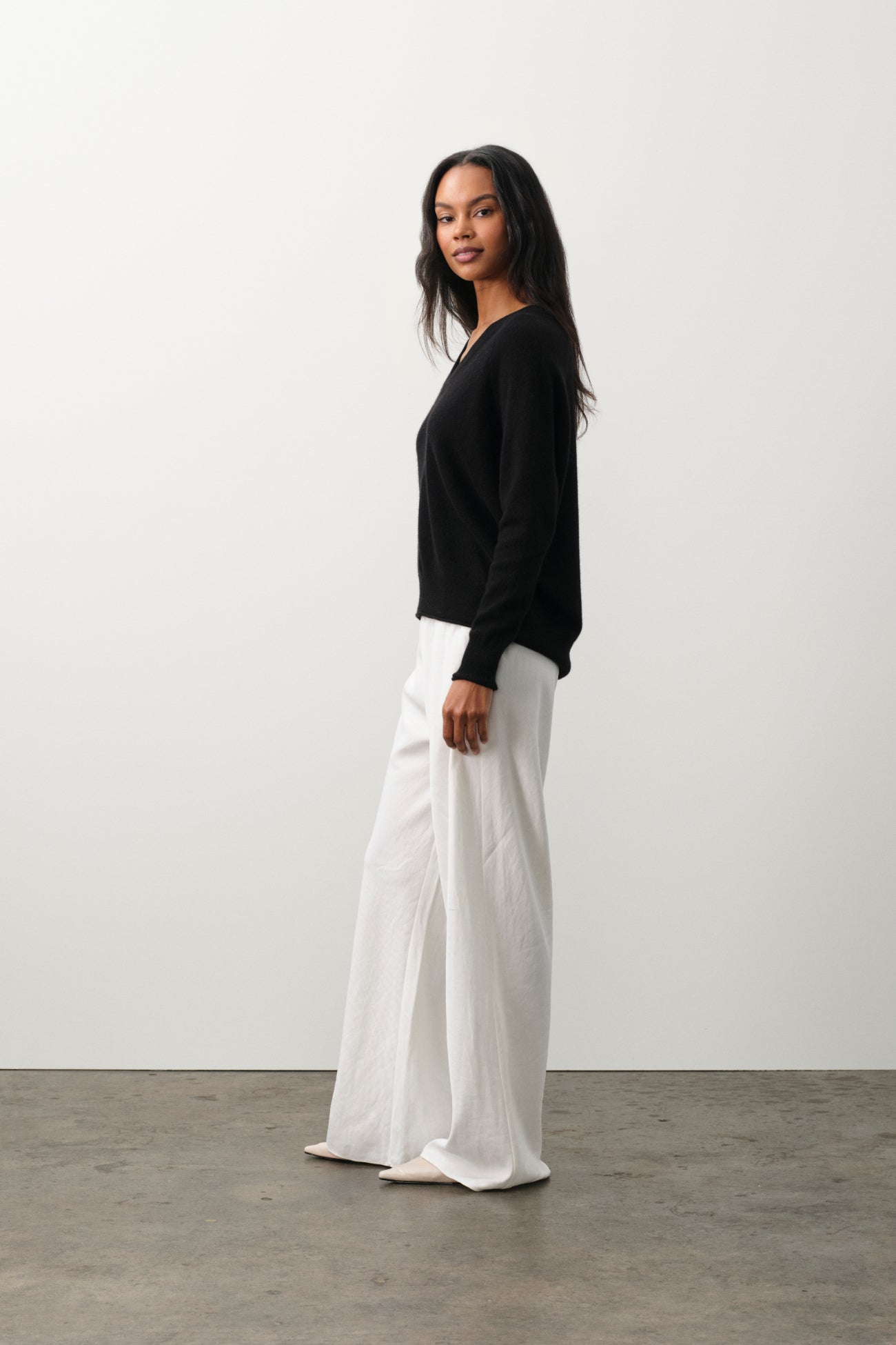 HARLYN CASHMERE V-NECK SWEATER