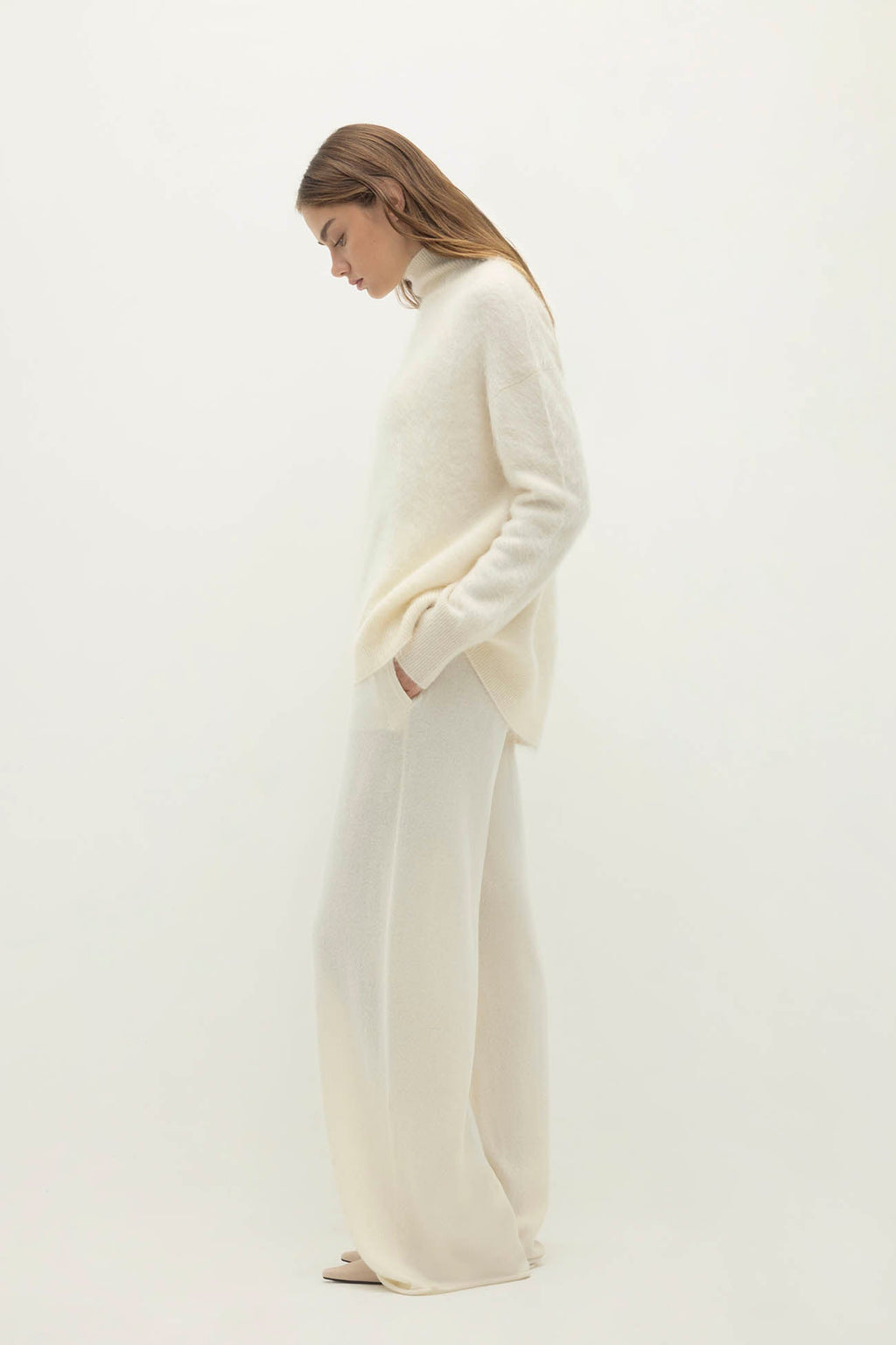 ETHEL BRUSHED CASHMERE TURTLENECK SWEATER
