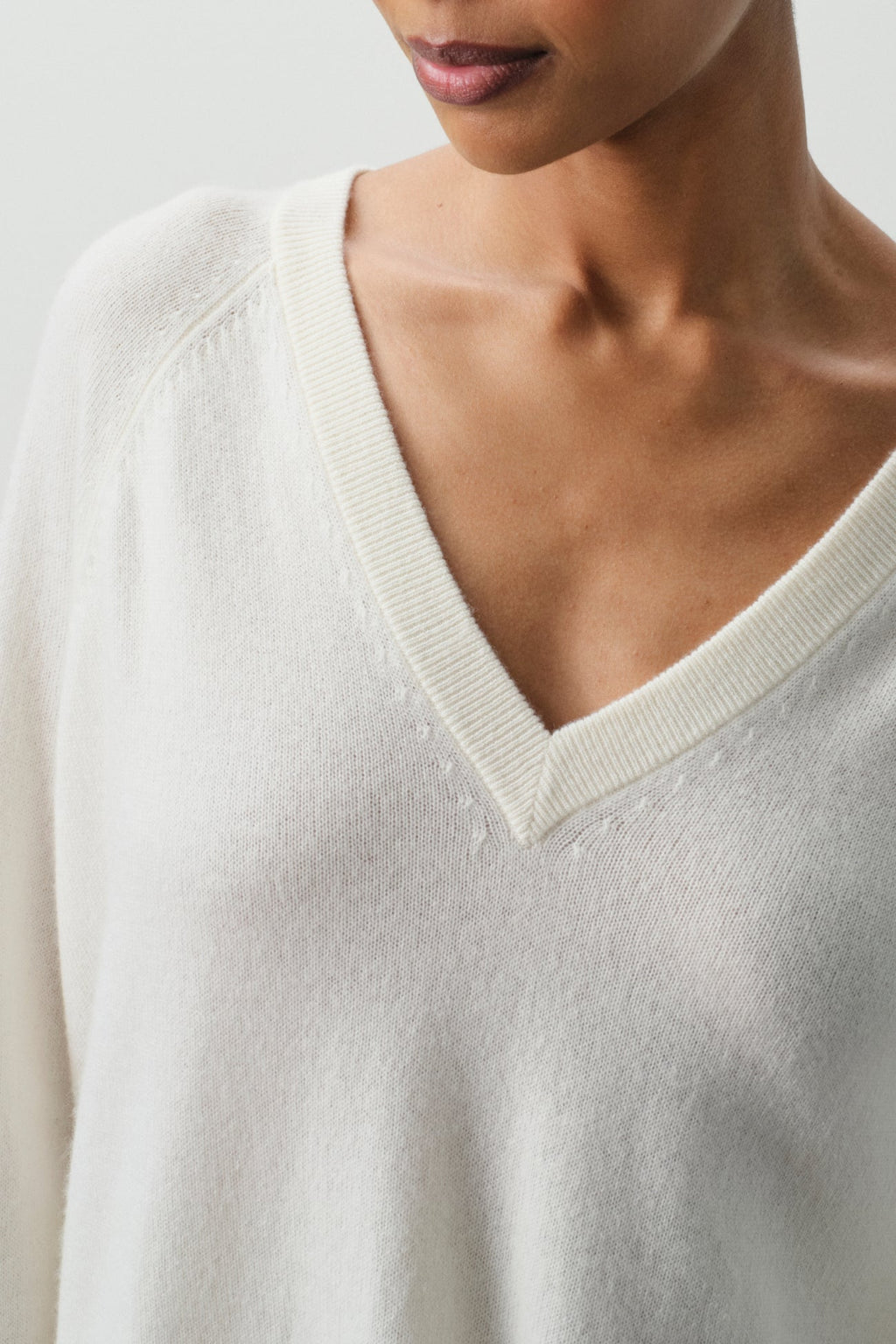 HARLYN CASHMERE V-NECK SWEATER