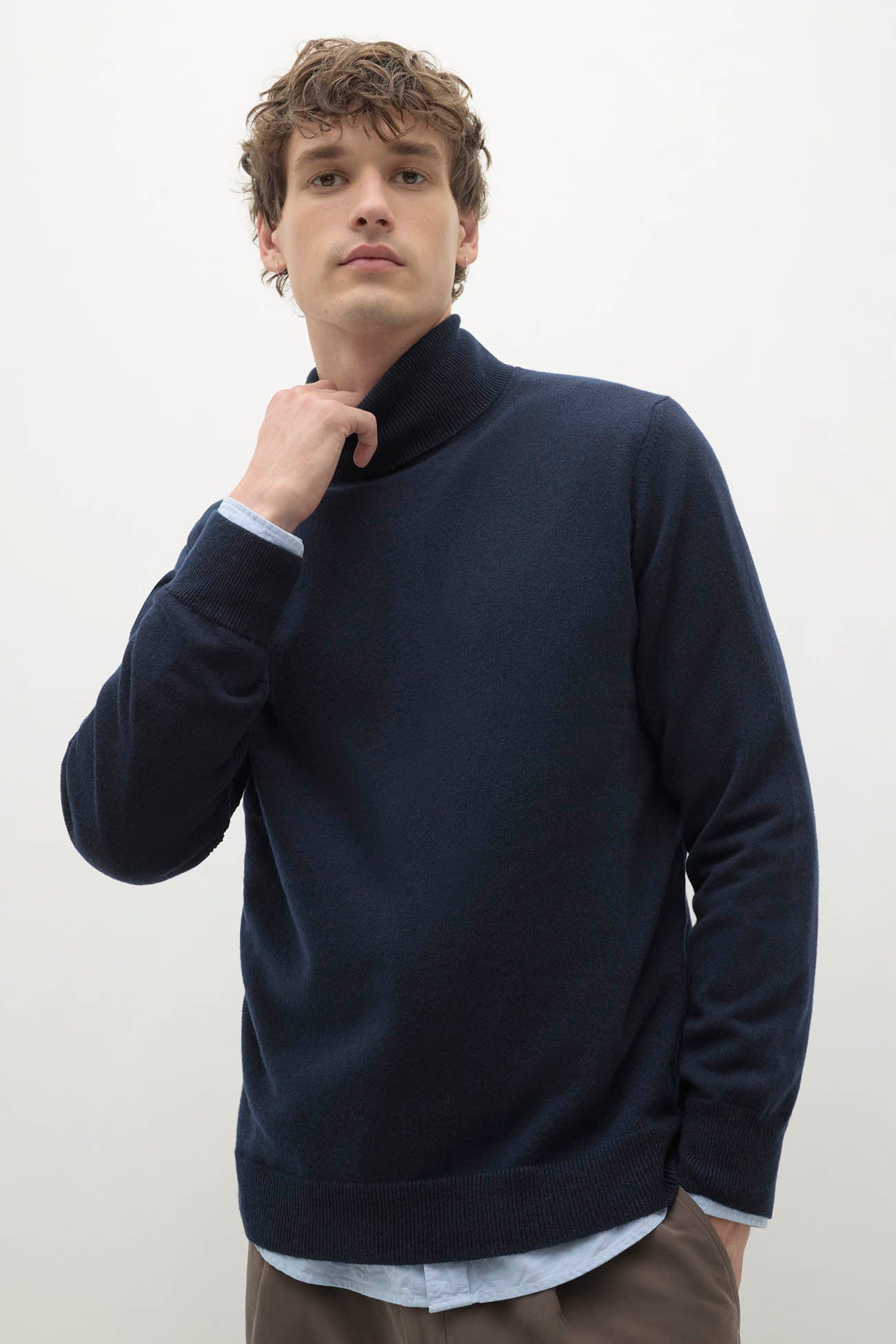NICHOLO CASHMERE TURTLENECK