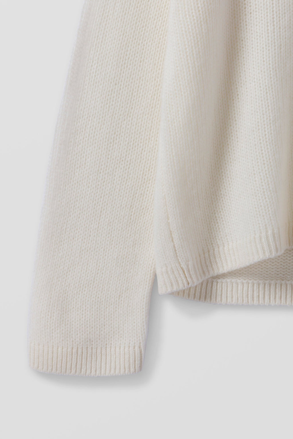 FARAH CASHMERE V-NECK